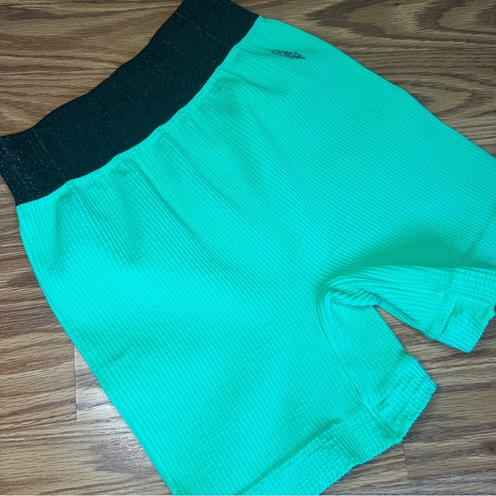 FP Movement Free People Fresh Cut Green Athletic Ribbed Shorts Size XS/S - Picture 5 of 13